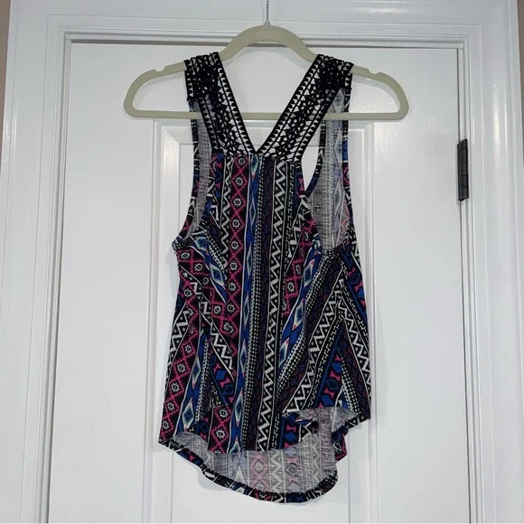 Patterned Tank Top - Picture 3 of 3